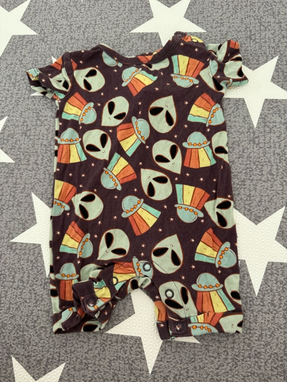 Bums and Roses Alien and UFO Short Sleeve Baby One-Piece Romper in Charcoal
